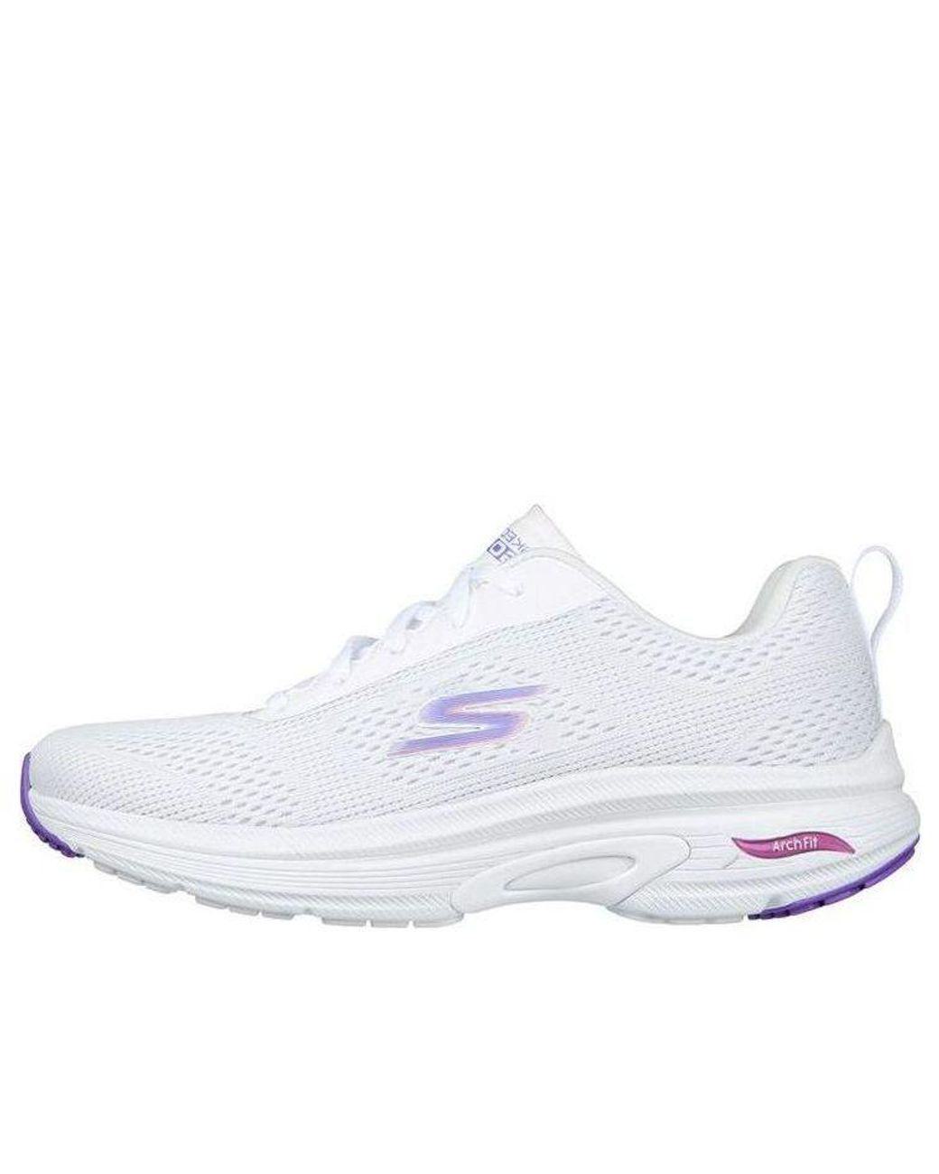 Women's White (Wmns) Go Run Arch Fit