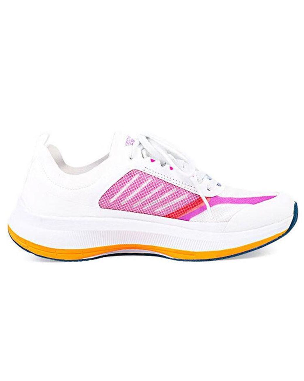 Women's White (Wmns) Go Run Pulse Fast Stride