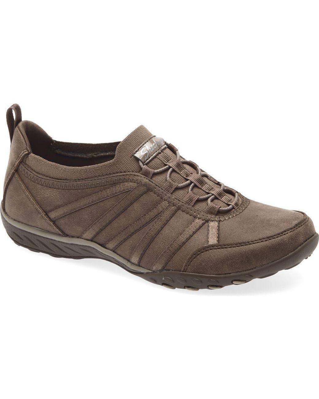 Women's Brown Relaxed Fit Breathe-Easy Sneaker