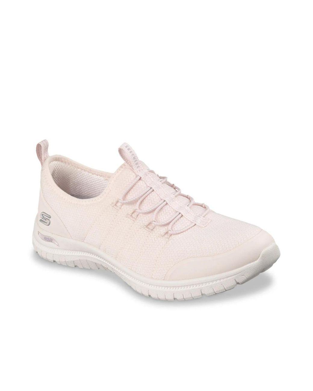 Women's Black Arch Fit Virtue Dahlia Slipon Sneaker