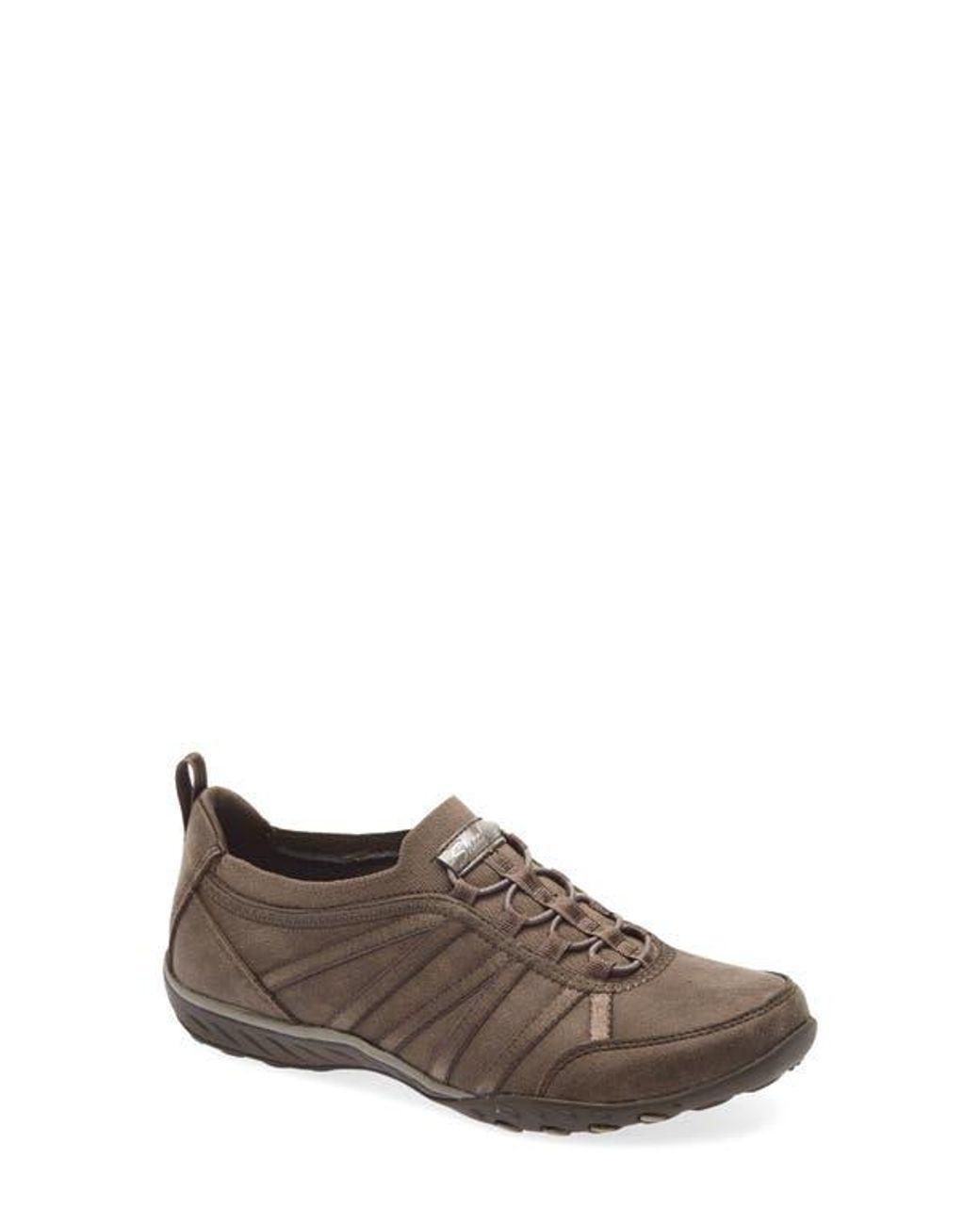 Women's Brown Relaxed Fit Breathe-Easy Sneaker