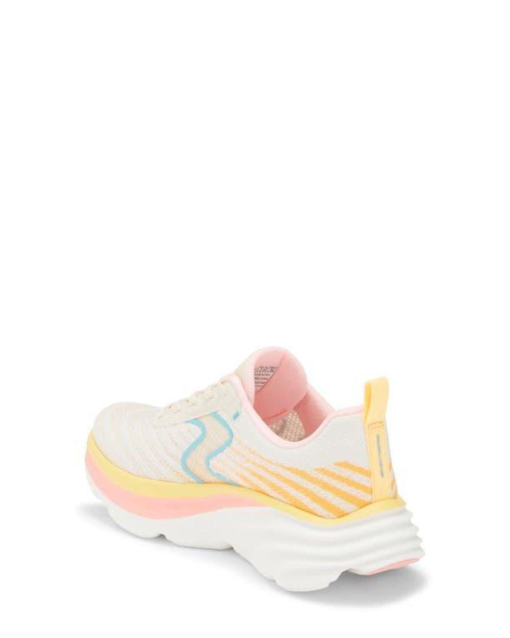 Women's White Relaxed Fit Deluxe Vapor Sneaker