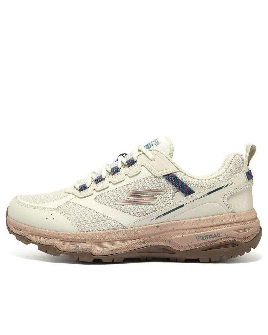 Women's White (Wmns) Go Run Trail Altitude